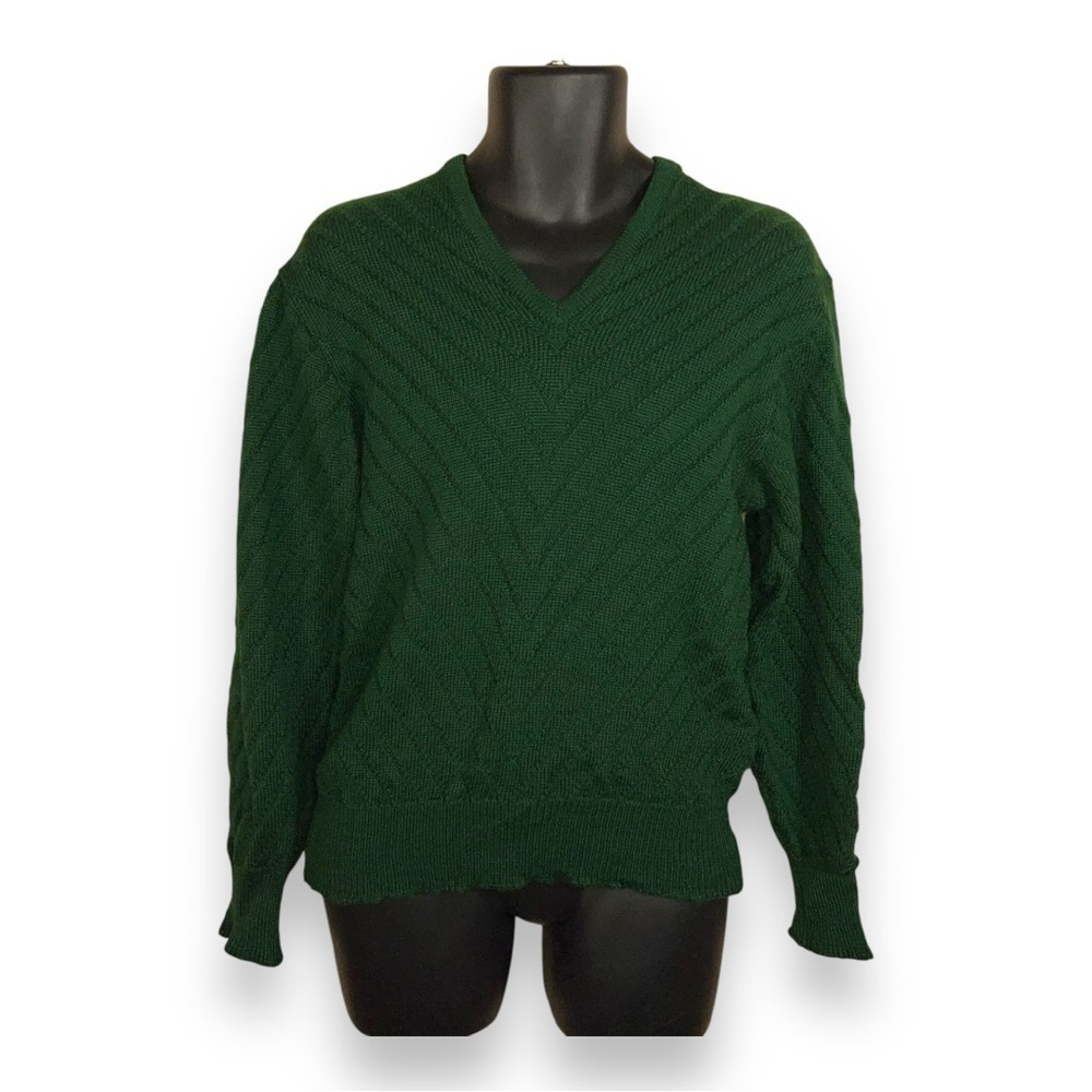 VINTAGE 1940’s JANTZEN GREEN WOOL SWEATER LONG SLEEVE VNECK KNIT MADE IN USA
